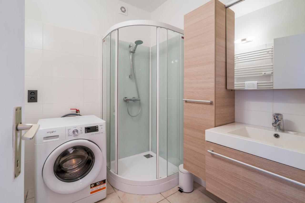 Ruim En Warm Appartement In De Winkelstraat Van Oostende 外观 照片
