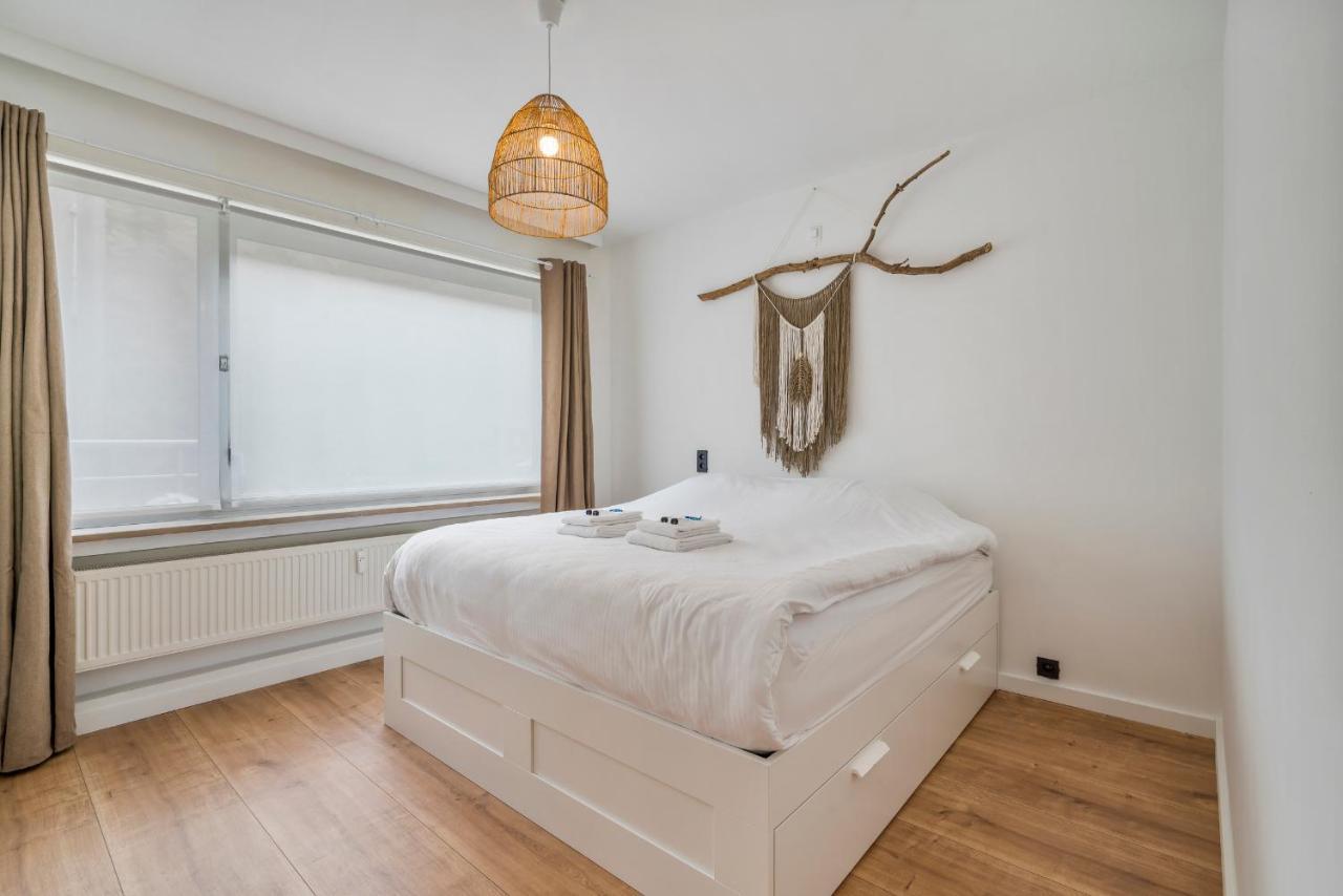 Ruim En Warm Appartement In De Winkelstraat Van Oostende 外观 照片