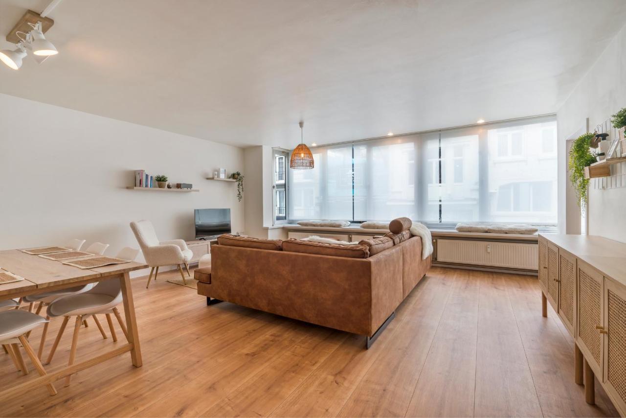 Ruim En Warm Appartement In De Winkelstraat Van Oostende 外观 照片