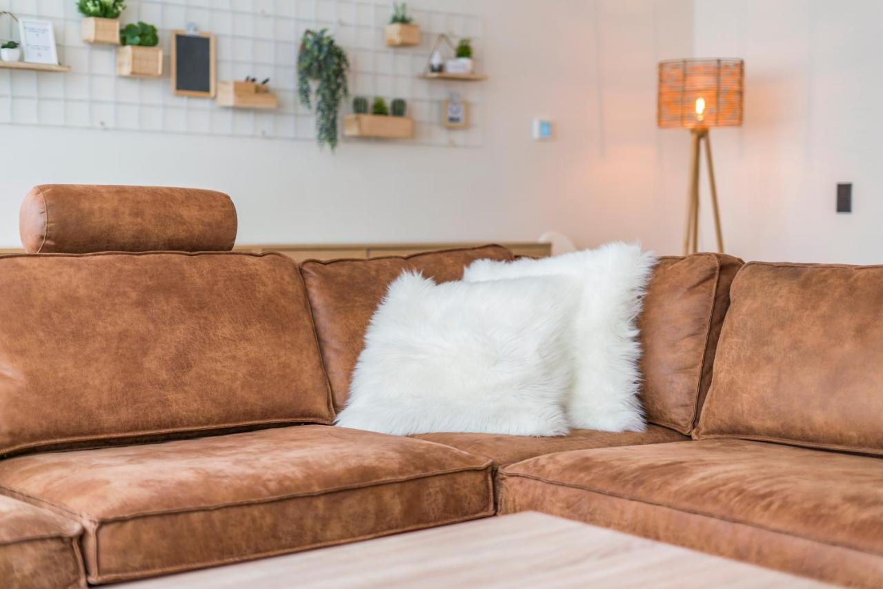 Ruim En Warm Appartement In De Winkelstraat Van Oostende 外观 照片